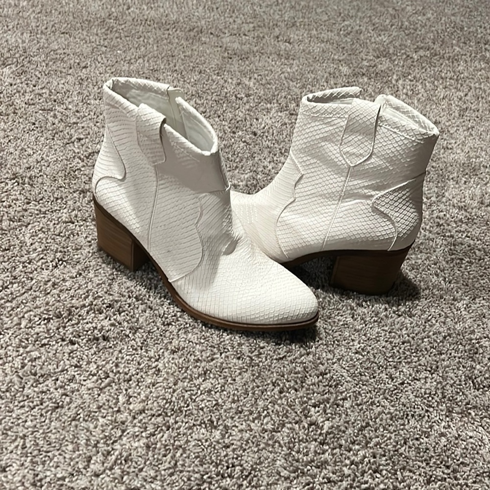 Woman boots